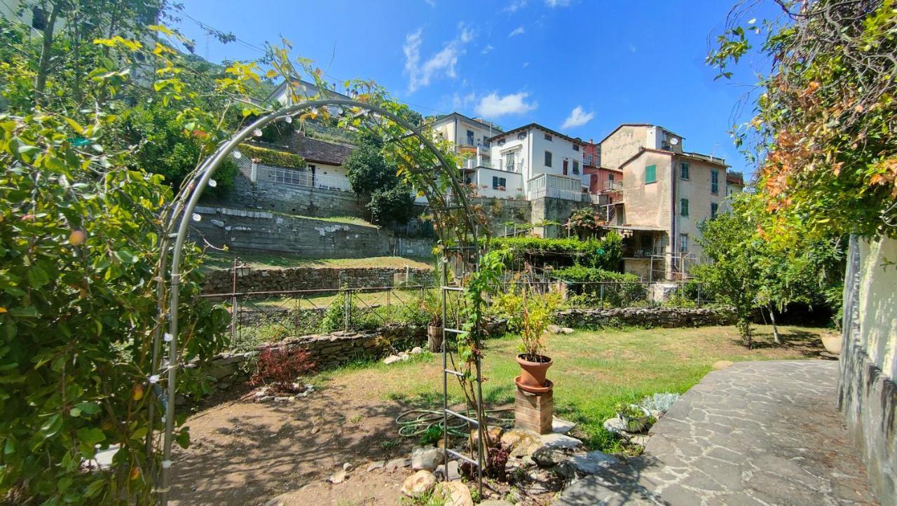 La Casa Delle Pietre Parlanti - Casa In Pietra Ai Piedi Del Parco Delle 5 Terre Bed & Breakfast Biassa Exterior photo