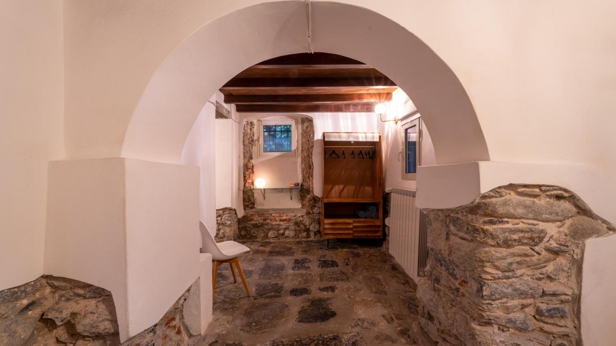 La Casa Delle Pietre Parlanti - Casa In Pietra Ai Piedi Del Parco Delle 5 Terre Bed & Breakfast Biassa Exterior photo