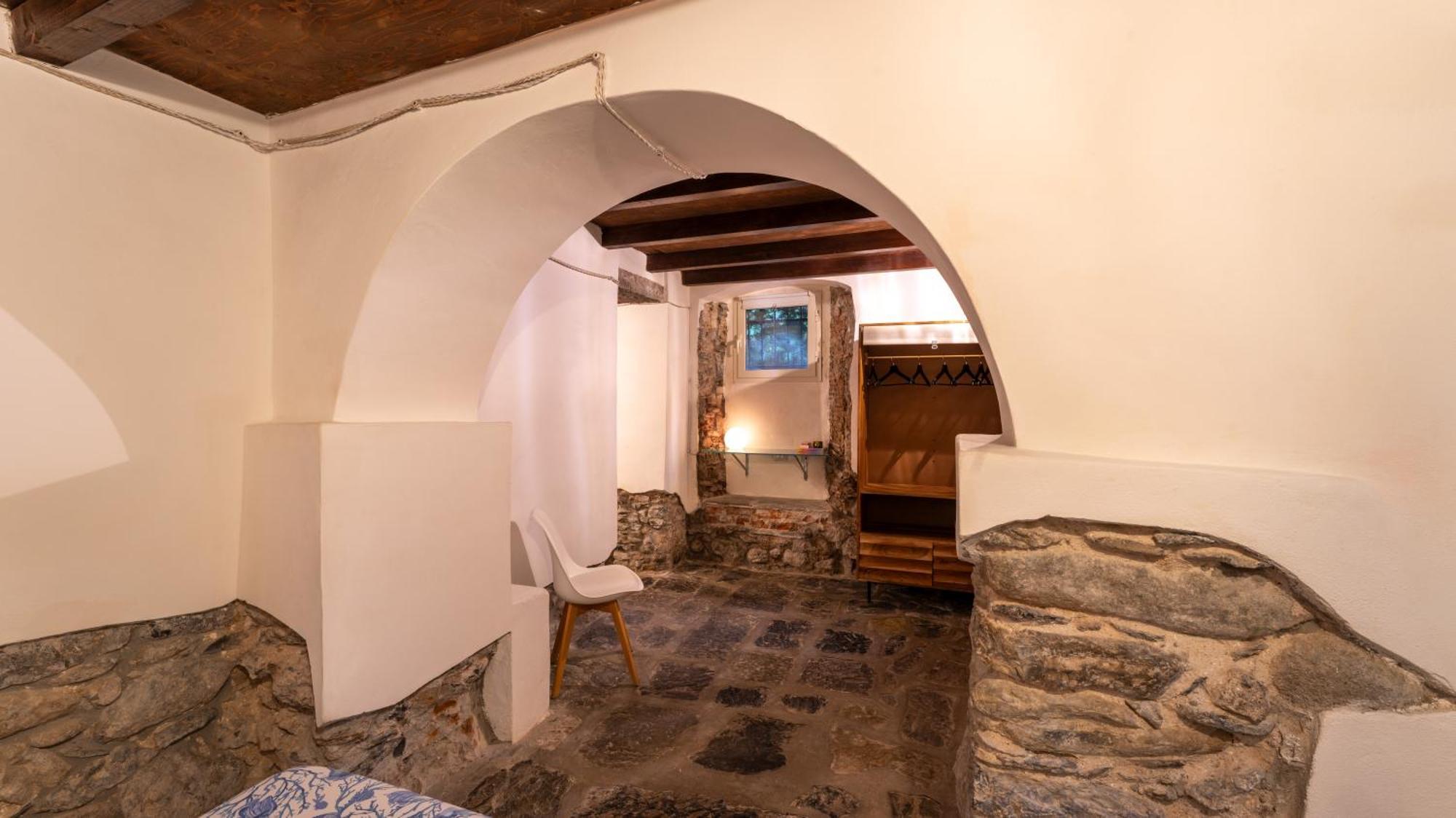 La Casa Delle Pietre Parlanti - Casa In Pietra Ai Piedi Del Parco Delle 5 Terre Bed & Breakfast Biassa Exterior photo