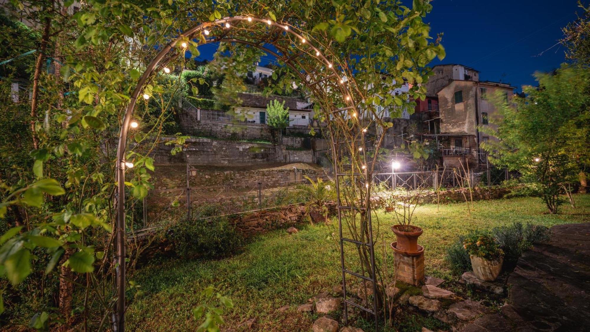 La Casa Delle Pietre Parlanti - Casa In Pietra Ai Piedi Del Parco Delle 5 Terre Bed & Breakfast Biassa Exterior photo